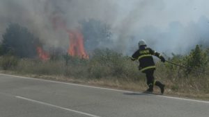Пожарът на АМ „Тракия“ край Церово и Славовица е локализиран, движението е възстановено