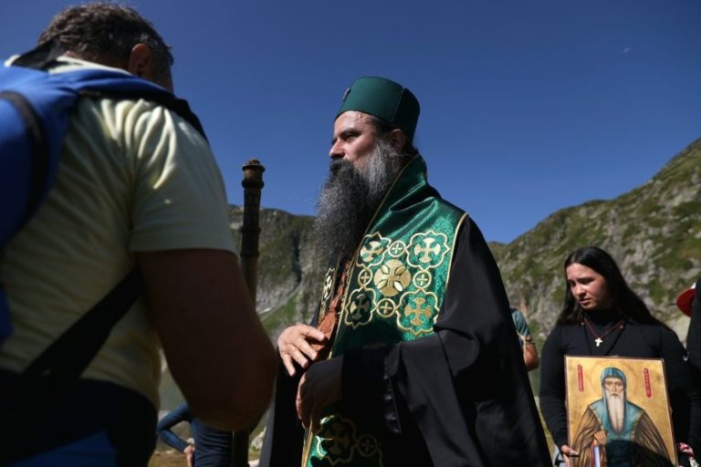 Молитва сред Рила: Патриарх Даниил отслужи водосвет на езерото Бъбрека