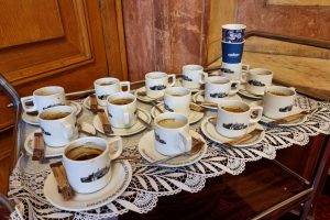 Народното събрание обяви поръчка за 86 000 евро за кафе, бонбони и ядки