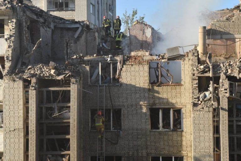 Руска балистична ракета удари на метри от литовското посолство в Киев Руска балистична ракета удари на метри от литовското посолство в Киев