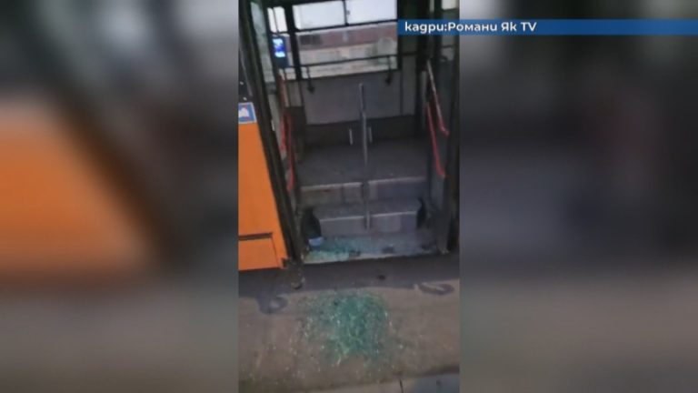 17-годишен е задържан за нападение над автобус и шофьор в София