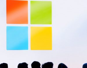 Microsoft с рекордни приходи от облачни услуги, докато Meta отчита спад в печалбата