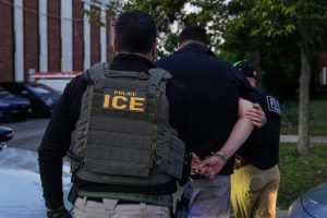 Депортации в армията: ICE задържа роднини на американски военнослужещи