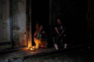 Как кубинците се справят с продължителната липса на ток