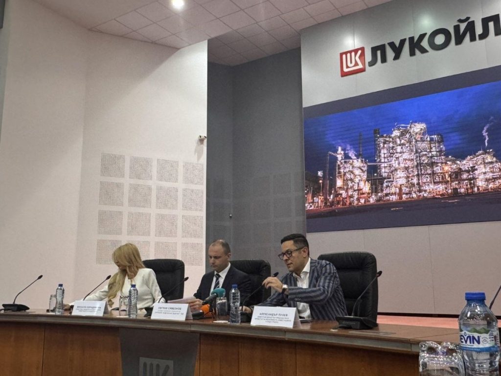Министър Пулев: С удължаването на британския лиценз за дружествата на „Лукойл“ предотвратихме срив и дефицит на пазара на горива