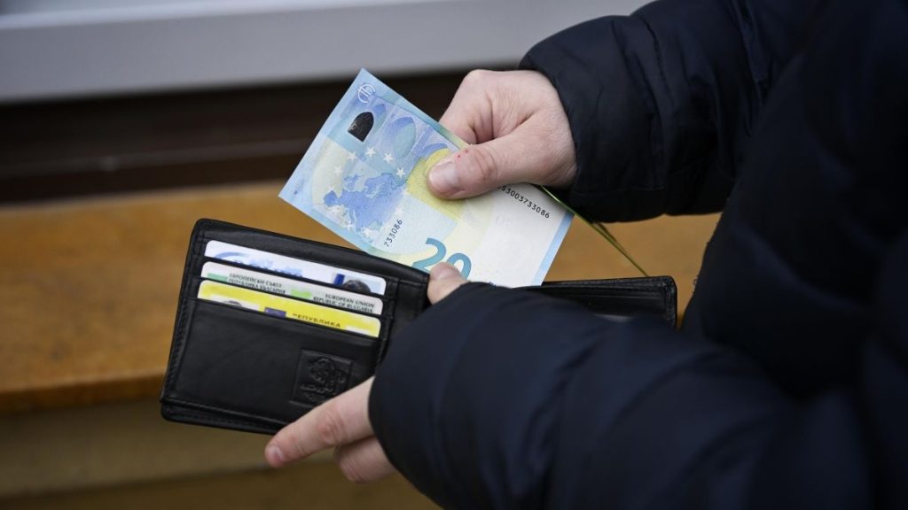 Управляващите подготвят реформи в социалното и здравното подпомагане
