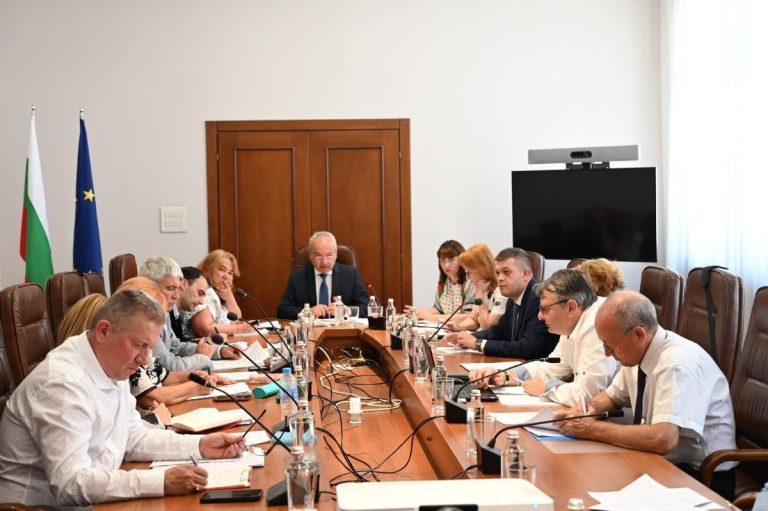Минималната работна заплата ще се определя по механизъм с четири показателя