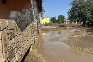 Бедствено положение в Струмяни и Сатовча: седем души са евакуирани след пороите