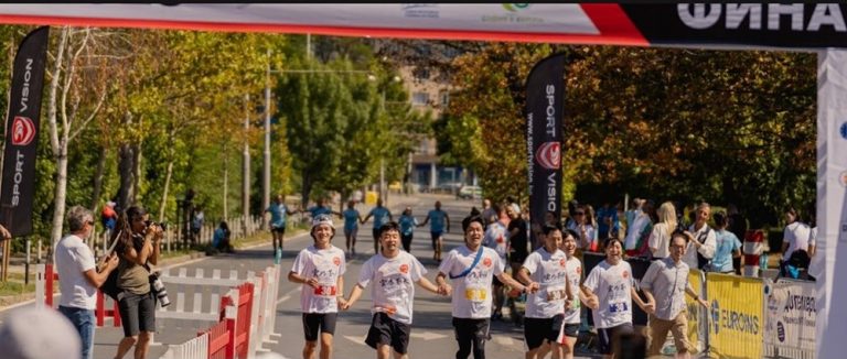80 отбора стартират в Екиден маратона тази неделя 80 отбора стартират в Екиден маратона тази неделя