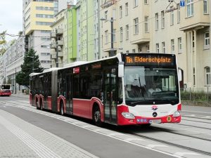 Столична община подписа договор за закупуването на 42 употребявани автобуса