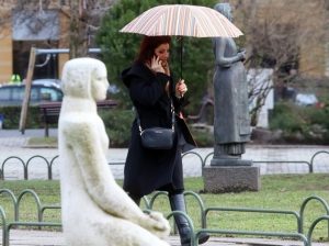 Намалете темпото в дъждовно време, пийте повече течности