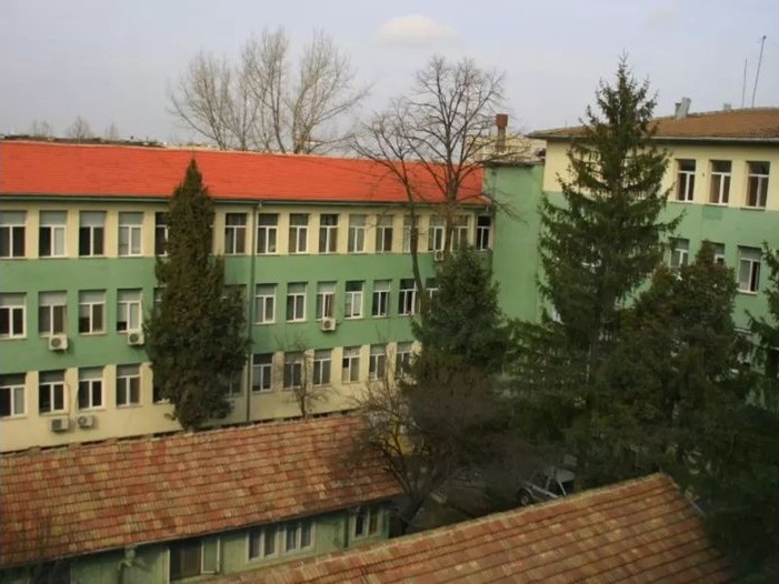 Пациент бе открит мъртъв на пейка в коридора на болница в Стара Загора Пациент бе открит мъртъв на пейка в коридора на болница в Стара Загора
