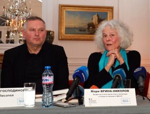 От 13-годишна преводачката на наградения роман на Георги Господинов се влюбила в езика ни, без да знае къде е България (Обзор)