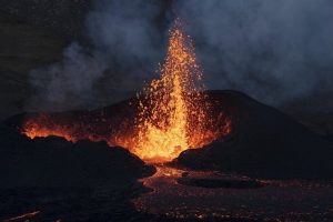 Българка е засегната от нарушенията на полетите заради изригването на Анак Кракатау