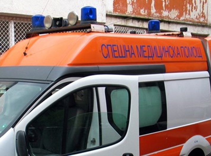 Две деца се блъснаха с тротинетки в Дупница, едното пострада