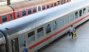 Влак удари камион на жп прелез във Враца
