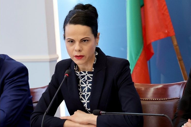 Здравният министър: 560 хил. дози ваксини за грип са осигурени тази година