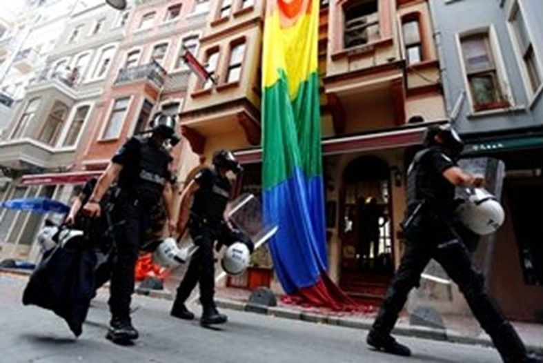Турция задържа 47 души при операция срещу ЛГБТК+ организации