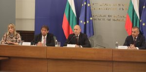 На концесия отиват десетки обекти, но 4 магистрали и 9 жп линии са сигурни (Обзор, графика)