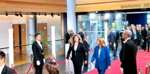 Председателката на ЕП Роберта Мецола посрещна Йотова в Страсбург (Видео)