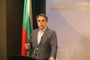 Асен Василев: Да се дава по 50 евро само на 500 хил. човека е пълна подигравка