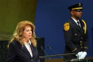 Защо Йотова говорила на френски в ООН и разликата между възмущението и мисленето