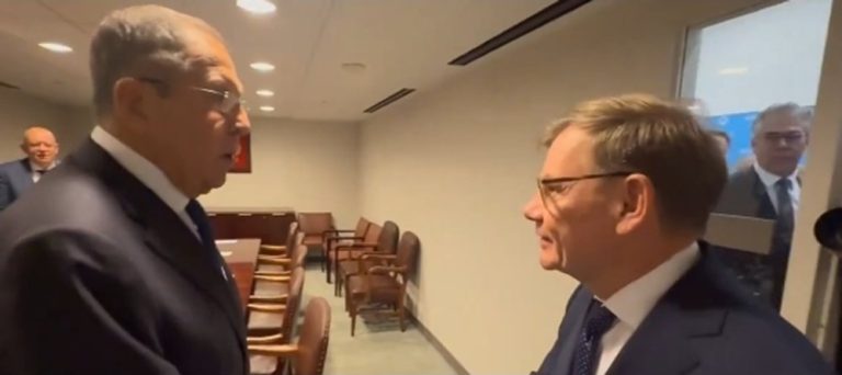 Вадефул и Лавров се срещнаха за първи път след началото на войната в Украйна