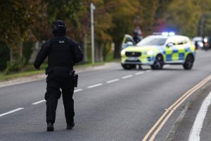 Петима задържани край британската база RAF Fairford, три буса се проверяват за бомби