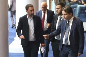 ДБ подава сигнал до НАП срещу Сарафов за проверка на имотите му