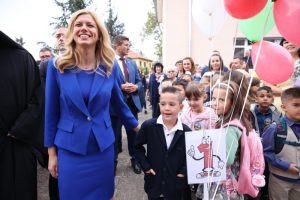 Михаела Доцова: Благодарение на традицията и отношението на българина към образованието, 15-и септември се превърна в един от най-щастливите и радостни празници за всички ни