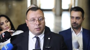 „Възраждане“ се регистрира в ЦИК за участие в изборите за президент