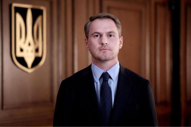 Скандал с властта в Украйна: Главният прокурор Кравченко подаде оставка Скандал с властта в Украйна: Главният прокурор Кравченко подаде оставка