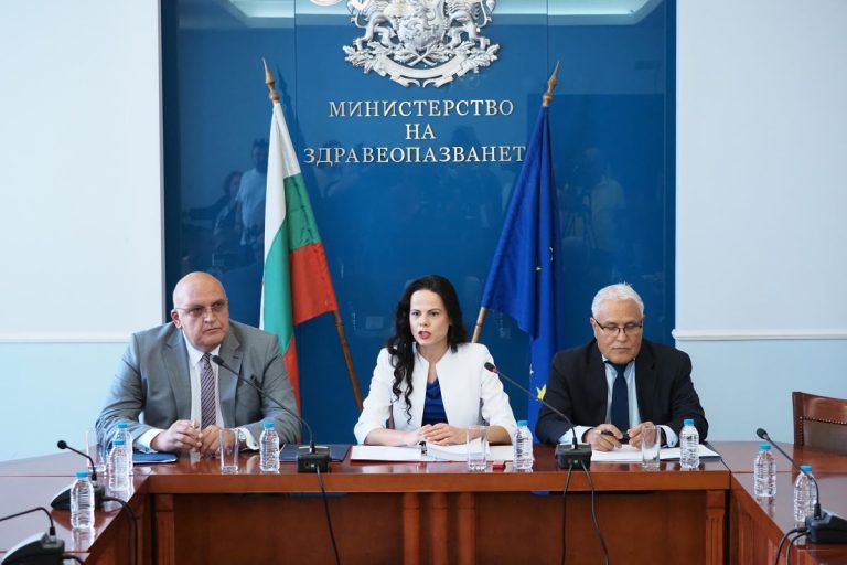 НЗОК и БЛС подписаха Националния рамков договор за 2026–2028 г. НЗОК и БЛС подписаха Националния рамков договор за 2026–2028 г.