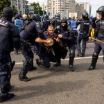 Демонстранти се сблъскаха с полицията при фермерски протест в Букурещ