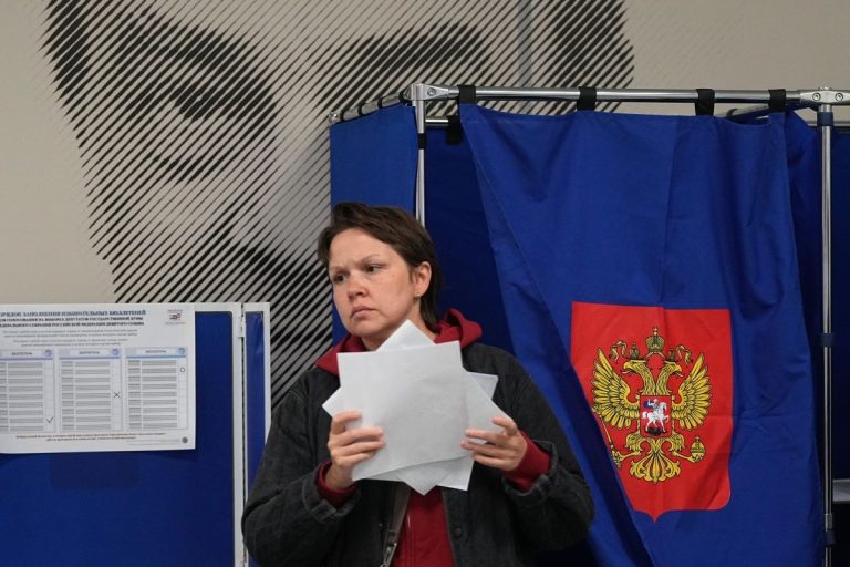 В Русия гласуват на избори без опозиция на войната на Путин срещу Украйна В Русия гласуват на избори без опозиция на войната на Путин срещу Украйна