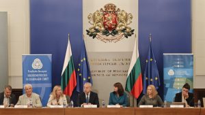 „Парите сами по себе си не решават проблема“: Правителство, работодатели и синдикати обсъждат стъпки към по-ефективна социална подкрепа