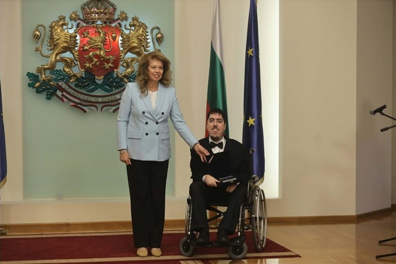 29-годишен доктор по компютърни науки и преподавател взе голямата награда „Джон Атанасов“