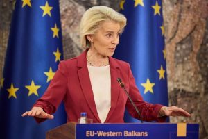 Фон дер Лайен: Институционалната стабилност е ключова за членството на Косово в ЕС