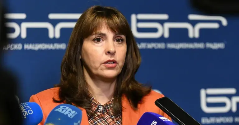Ефремова прогнозира дефицит около 3,5% в бюджета за 2027 г. Ефремова прогнозира дефицит около 3,5% в бюджета за 2027 г.