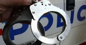Прокурор удължи до 72 часа задържането на двама след грабеж в Дупница