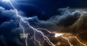 Гръмотевици очакват североизтока, в събота температурите тръгват надолу