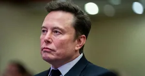 На фона на ограниченията на „Старшийлд“ Мъск настоя Зеленски да се оттегли