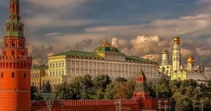 Москва съобщи за двама загинали при атака с над 650 дрона