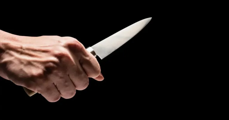 Момчето от Карнобат е с рани до 10 см, баща му твърди за предишна агресия Момчето от Карнобат е с рани до 10 см, баща му твърди за предишна агресия
