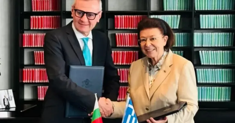 Мендони потвърди преговори с България за връщане на още реликви Мендони потвърди преговори с България за връщане на още реликви