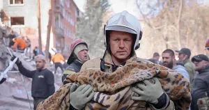Украинските власти съобщиха за поне 24 загинали и 134 ранени при руски удари