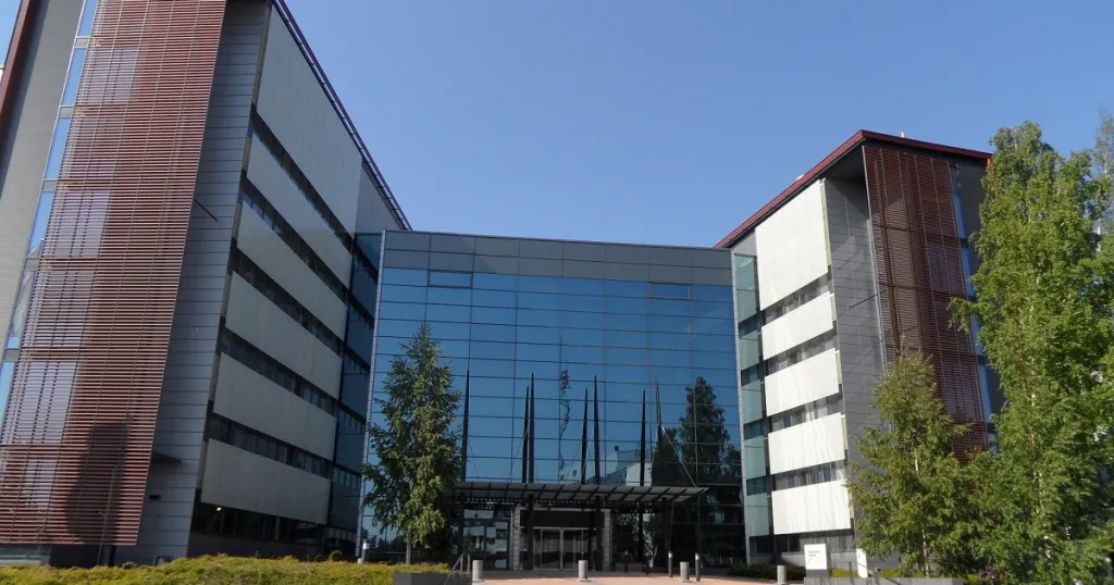 Украйна проучва с Nokia и ICEYE своя сателитна комуникационна мрежа