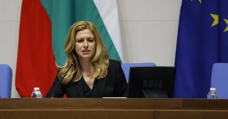 ГЕРБ събра 39 подписа и иска оставката на Михаела Доцова ГЕРБ събра 39 подписа и иска оставката на Михаела Доцова