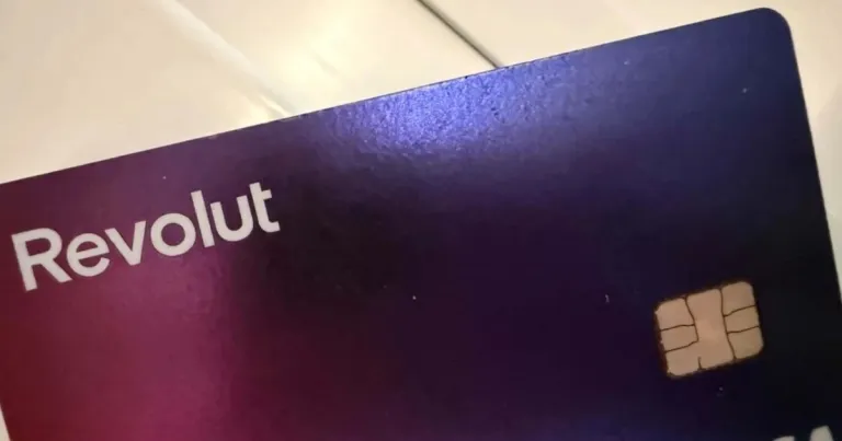 Клиентите на Revolut отново имат достъп до услугите в България и Европа Клиентите на Revolut отново имат достъп до услугите в България и Европа