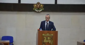 ОбС отложи освобождаването на Пандев до вписването на нов управител